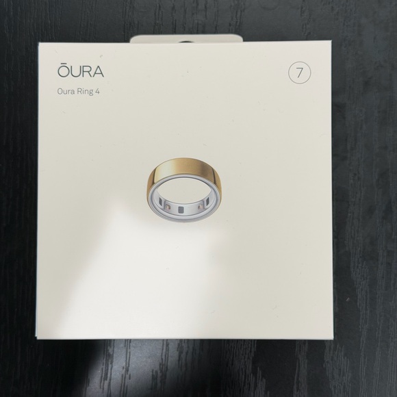 Oura Ring 4 in Elegant Gold